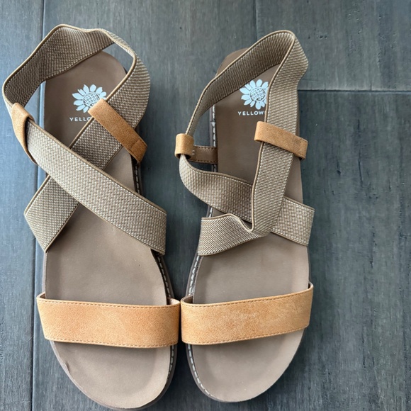 Yellow Box Women's Tan Strap Sandals - Brand New Size 11 - Picture 2 of 6